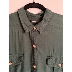OBEY button up